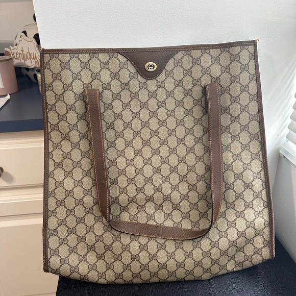 Gucci Supreme Monogrammed Tote - Picture 1 of 7
